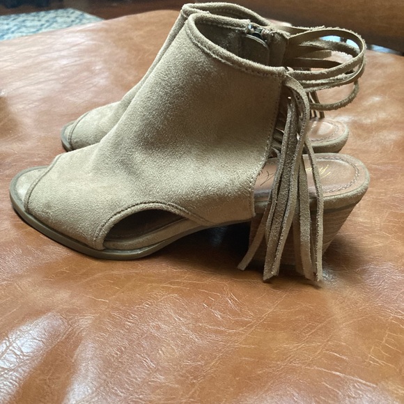 Mari A. Wylie Camel leather heeled open toe booty size 9 - Picture 2 of 6